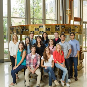 9.11.15-Mendoza-Student-Leadership-Group-01Cropped.jpg